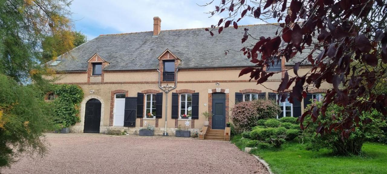 Au Nid Des Champs, Agreable Chambre D'Hotes, Proche De Chartres Dammarie  外观 照片